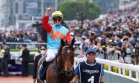 【香港スプリント】パートン「かなり前に行っていて驚いた」世界最強カーインライジングが16連勝