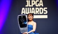 年間女王・佐久間朱莉が4冠「思い描いた以上にいいシーズン」 樋口久子に特別功労賞／JLPGAアワード