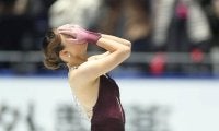 涙の５連覇で３度目五輪の坂本花織　中野園子コーチと４歳から二人三脚、ビシバシ指導の中にもエモい瞬間　２人で最高到達点へ