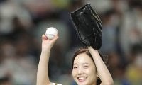 【フィギュア】本田真凜さんがヘソ出し披露　巨人とBLACKPINKコラボグッズモデルに
