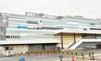 【ボート】平和島で新スタンドの落成式　高野律雄府中市市長は「ご満足いただける施設へ生まれ変わったと自負しております」と仕上がりに胸を張る
