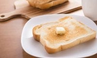 パン好きさん必読！太りにくいパンの食べ方