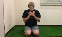 ぐっすり眠るために！スポーツトレーナーが実践「首・肩のストレッチ」