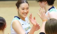 レアな姉妹2ショットが“大反響”　女子バレー佐藤淑乃・彩乃がクリスマスディズニーを満喫　魅了されるファン続々