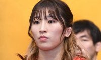女王の須崎優衣びっくり　ダル妻、聖子さんとトレーニング「練習してないとは思えない程の強さ笑」夫妻と撮影