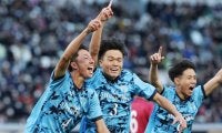 高校サッカー　徳島市立　４発！開幕星　河野監督の笑みこぼれる「まさか２点目、３点目が取れるとは」