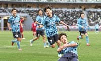 【高校サッカー】徳島市立、開幕戦で早実に４発快勝