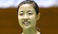 バドミントン　奥原希望が１９歳宮崎に敗れて声震わせる「悔しい部分とうれしい部分と…」２５年完走「けがなく戦い切れてほっと」