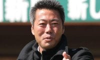 上原浩治氏も驚き　番組共演の安青錦＆親方と３ショット「身体の厚みが違う」「付き人の力士もデカかったｗ」