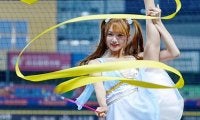 “美しすぎる開脚”で台湾も魅了　ミニスカ衣装で共演…元巨人チアが「めっちゃ可愛い」