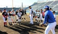 静岡出身のプロ野球選手が小学生に指導　阪神の岩崎選手ら
