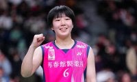【バドミントン】山口茜が“エース対決”で勝利…３年ぶり全日本Ｖ　19歳宮崎友花は連覇ならず