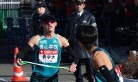 苦戦の王者青学大　３区で宇田川が３人抜き８位浮上も首位と大差３分１６秒差に　５区に大エース黒田朝日　原監督「３分３０秒差なら」談話にＳＮＳ騒然「強気やな」「流石に・・・」