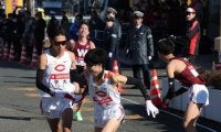 ３０年ぶりＶへ中大が３区終えて首位に　本間颯が快走　２位城西大、３位駒大、４位早大、５位国学院大　青学大はトップと３分１６秒差の８位