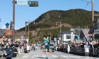 【箱根駅伝】青学大が往路新記録Ｖ　２位早大は１８秒差　復路は８チームが繰り上げスタート