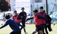 【高校サッカー】創部100周年のスタート！藤枝東初蹴りにOB中山雅史氏ら「今年こそ全国」植松監督