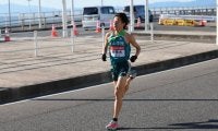 青学大が堅首で９区へ　８区スペシャリスト塩出翔太が圧巻区間新で３年連続区間賞　２位国学院と１分４４秒差　３位中大は３分１４秒差でエース吉居がスタート