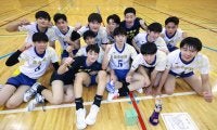 オレンジのコート「始まるんだな」4連覇目指す駿台学園、選手宣誓へ　春高バレー5日開幕