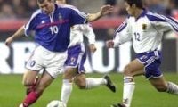 【サッカー事件簿】「このままだと......」明神智和は惨敗したフランス戦後に「出ないほうがよかった」と落ち込んだ