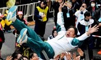 箱根駅伝圧勝の青学大の祝勝会チケットが完売　華やかな裏で真っ暗な中、始動