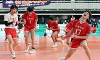 茨城・土浦日大、打ち合い制し16強入り　主将・桜井の意地と気迫光る　春高バレー