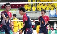 東山のエース岩田が活躍　高校3冠狙った鎮西にリベンジ果たし４強入り　春高バレー