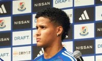 横浜ＦＭ　新加入のＦＷテヴィス　オファーに即決「両足使えて、両サイド、真ん中でもプレーできる」…愛称はテビーニョ