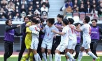 「ＰＫ戦の魔力は実況も狂わせる」激闘高校サッカー中継で珍事　アナが言い間違い「北澤さん」連発で中澤佑二氏「うぉ～い！」笑ってツッコむ