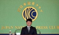 岡本和真「今までで一番張り詰めた空気」長嶋さんに見てもらった素振り「今でも忘れることない」