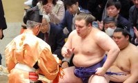 唯一の弱点克服なるか　安青錦の連続優勝を占う２日目…元大関・琴風の目