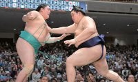 わずか２秒で初日圧勝もまた試練　大の里に立ちはだかる難敵