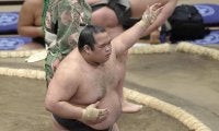 左膝大けがで３場所連続全休していた生田目が三段目の復帰戦で白星　大歓声に「エンジンかかった」