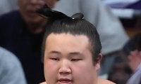 静岡出身の幕下５枚目の吉井が初白星で１勝１敗　紫雷の“流血待った”には「パニックになった」