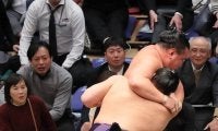豊昇龍が初黒星　大の里は取り直しの末、３連勝　大関・琴桜、安青錦も３勝目