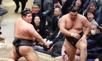 関脇霧島「目の前が真っ白になった」顔面強打も取り直し制し３連勝「何よりも勝つことが一番」