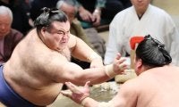 35歳高安が８年ぶり「かいなひねり」で白星　16年前を思い出し「同じような形で勝った」記憶鮮明
