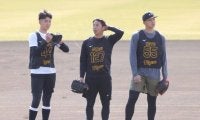 阪神　新人合同自主トレで早瀬ら新人３選手が初めてブルペン入り　久保田２軍投手チーフコーチが視察
