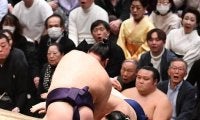 ２日連続金星の義ノ富士「とっさに体が動いて投げたら決まりました」豊昇龍に続き大の里も撃破　座布団も飛ぶ