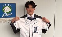 かつての“出待ち少年”が憧れの球団へ　「さん付け」で射止めた宝物…自室に持ち込んだ“原点”