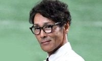 元木大介氏「身体もメジャ－級」岡本和真との２ショットに反響　ブーツサイズも規格外「デカいなぁ」「サイズ大きい」