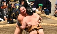 朝乃山「下から下から」通算400勝も「特に意味ない」序盤４勝１敗で乗り切り「拍手と声援力に」