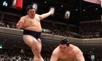 大の里　辛勝で連敗回避　起死回生の突き落としで逆転「連敗しなかったのが良かった」　中盤戦へ「ここから乗っていけばいい」