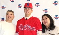 母は涙…愛知のモレチがフィリーズと契約「自分の第一のファン」父は新聞紙面をブラジルまで送付