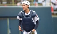 佐野日大の4番・1年生捕手の須田は、構えは元巨人のスラッガーそっくり【高校野球界の逸材】
