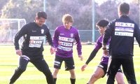 【Ｊ２藤枝】槙野智章監督キャンプイン「厳しく楽しくやりましょう」ＧＫ役務めるなど積極的に動き回る