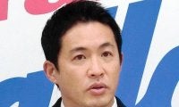 ヤクルト　黄金時代メンバー集結！現役レジェンドの姿も「ここに石川さんがいるのが」「すんごいメンバー」元監督は高級焼酎持ちにっこり