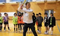 「自分を信じる力を」　体の使い方、パラ陸上選手に学ぶ　和大付属小