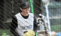 巨人　ドラフト１位の竹丸が初プルペン　キレのいいボールを投げ込み潜在能力の高さうかがわせる　中腰の捕手に向かって２８球
