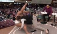 女子陸上の元日本記録保持者が相撲芸人に“鬼”タックル 「うおっ」苦悶の表情も「ご褒美タックル」「嬉しそうw」ファンからはツッコミ