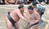 大の里「まったく力が出てなかった」　負傷左肩悪化か　八角理事長「横綱は痛いと言ってはダメ」